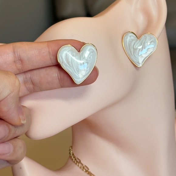 Elegant Heart-Shaped Cream Enamel Earrings - Picture 8 of 10